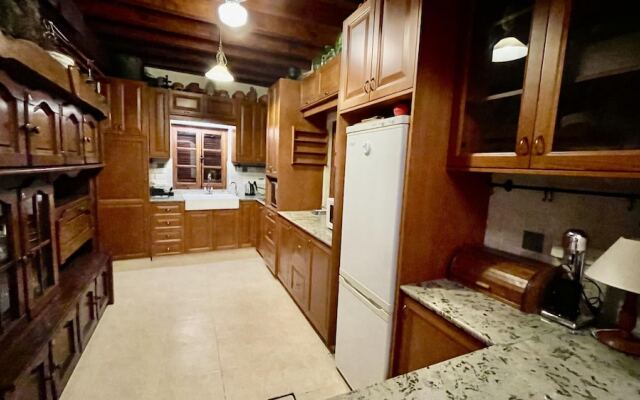 Juliet Suite Studio in Dhoros
