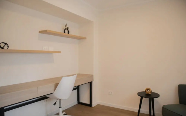 w Elegant 2BR Apartment in Miraflores Steps From Larcomar