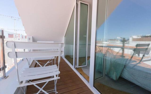 Seaside With a View - 200m away from the beach!