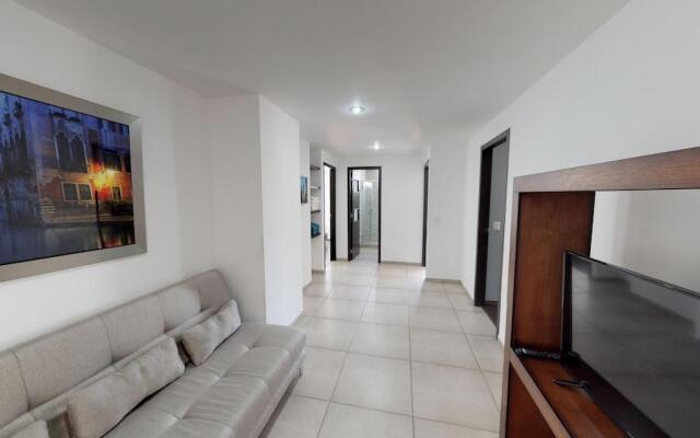 Comfortable and Trendy Apartment 2C