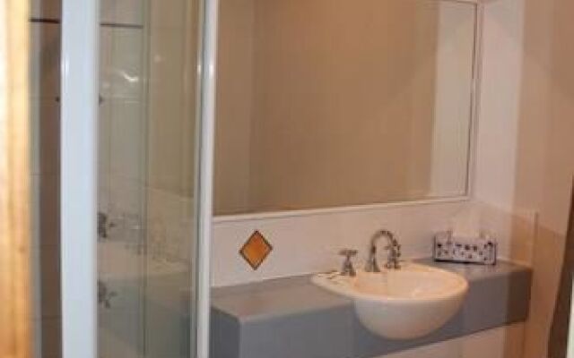 OSheas Windsor Hotel