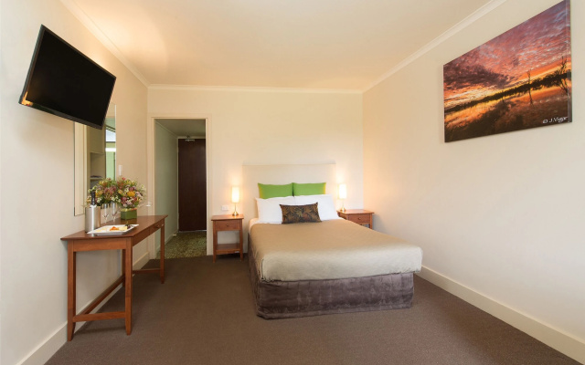 Renmark Resort – Guest Rooms – Old Calperum