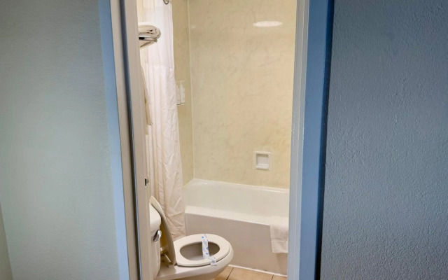 Travelodge by Wyndham Suites Virginia Beach Oceanfront