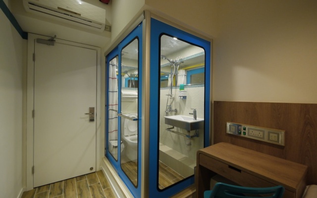 Panda's Hostel - Hot Dog Bus – Guest Rooms – Hong Kong