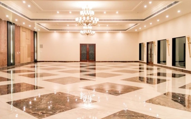 OYO 16768 Hotel Lotus Grand