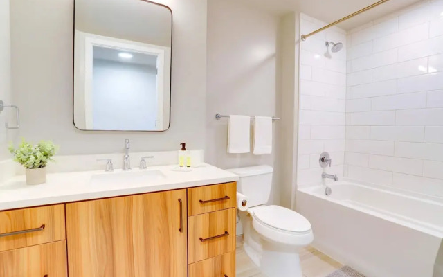 Prime Metro Proximity Condo at Clarendon