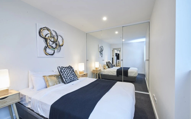 Mega Style Apartments The International