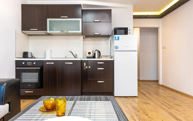 Nice 1BD Apartment next to Medical University