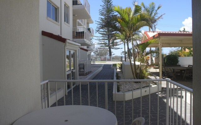 Burleigh Point Holiday Apartments
