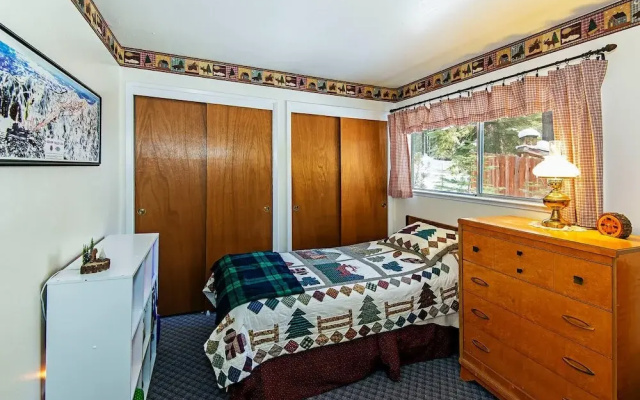 Cherry Hills Cabin - Sleeps 6, No Pets, Family Fun!