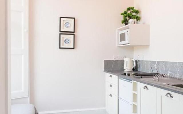 The Merryburn - Rooms and Courtyard Studios