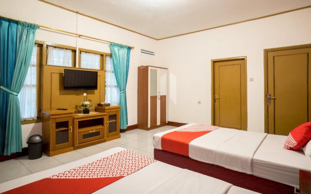 OYO 211 Seruni Guest House