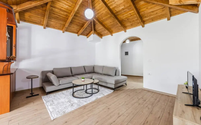 Hillside Apartment Gjirokast r