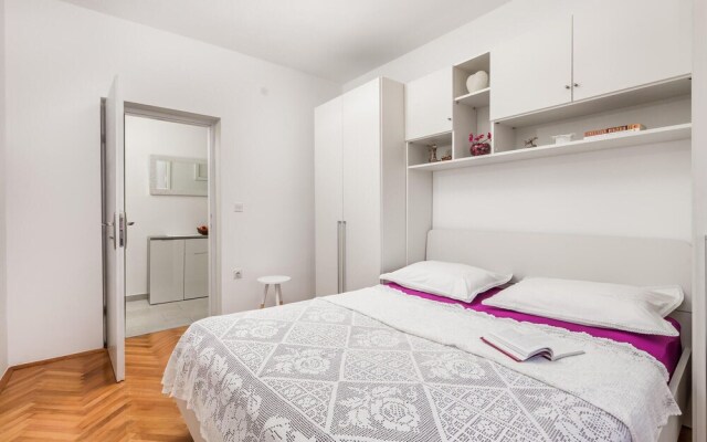 Stunning Home in Lun With Wifi and 3 Bedrooms