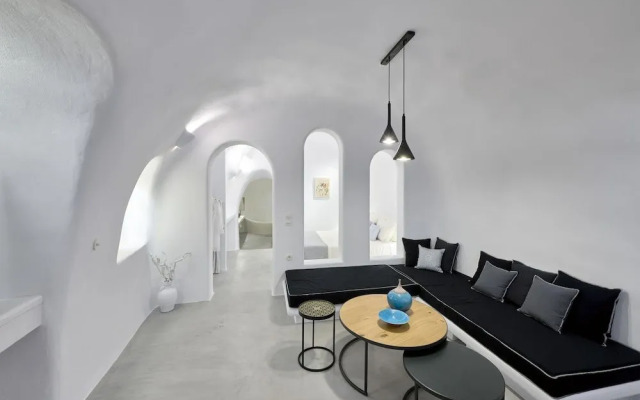 Cave Suite Oia