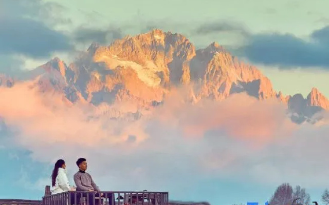 Jili Private Luxury Snow Mountain Scenic Resort Courtyard (Sifang Street Store) – People – Lijiang