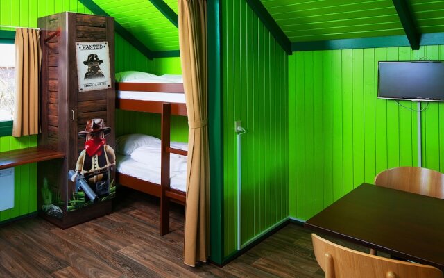 LEGOLAND Wilderness Barrels & Cabins