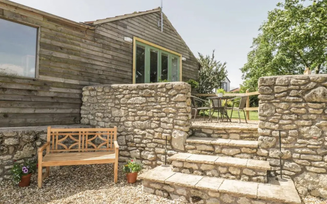Boundary Barn