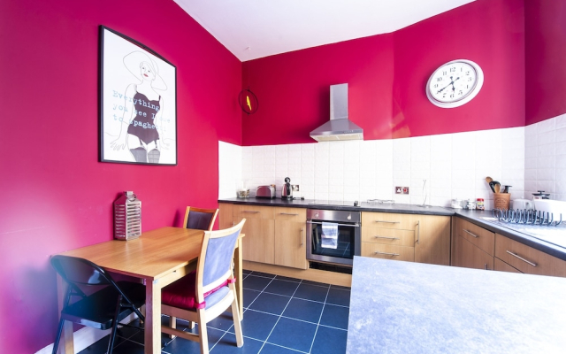 JOIVY Great Location! - Charming Apt by Edinburgh Castle