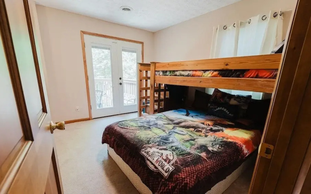 The Rose 5 Bedroom Cabin by RedAwning