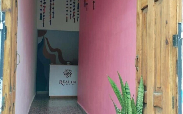 Real 114 Hostal - Hostel