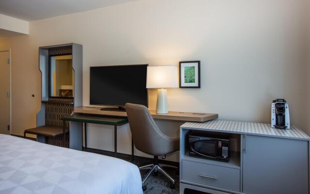 Holiday Inn Gulfport Airport by IHG