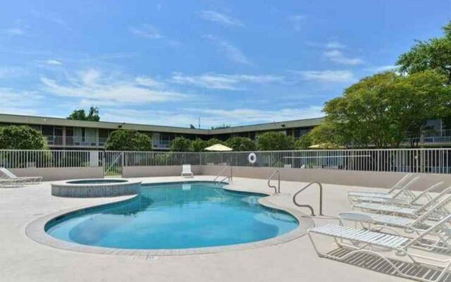 Econo Lodge Baton Rouge