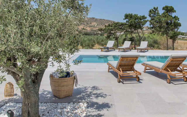 Monogram Travel Paros