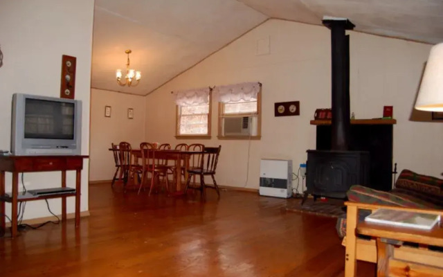 Sugar Tree Inn
