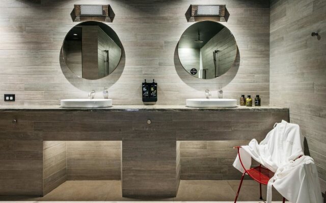 Ovolo Canberra, a Wyndham Hotel