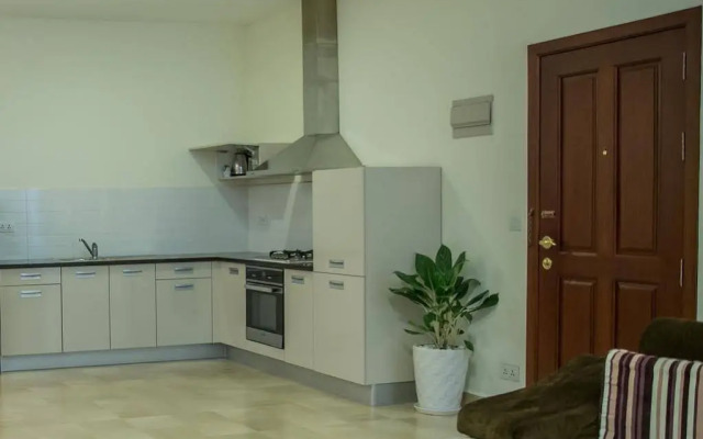 La Residence Suites