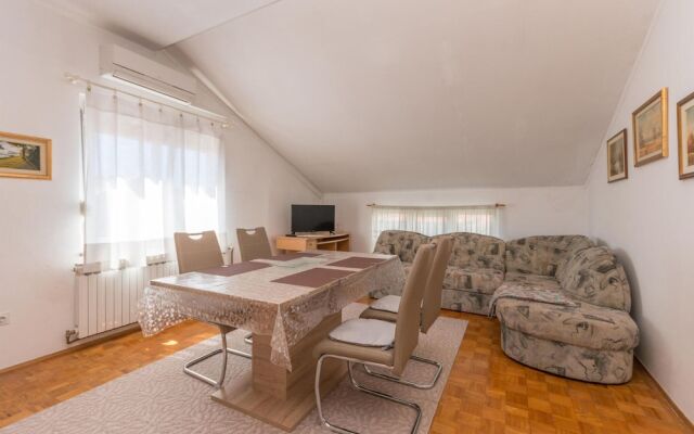 Amazing Home in Zadar With Wifi and 2 Bedrooms