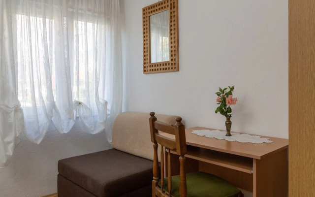 A2 - apt Near Beach w Patio, Parking and Grill