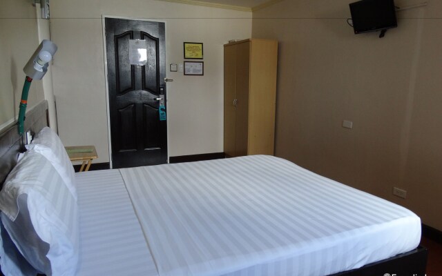 RueMango Apartelle and Suites