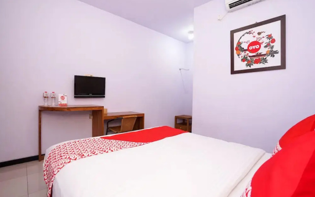 OYO 496 Eston House