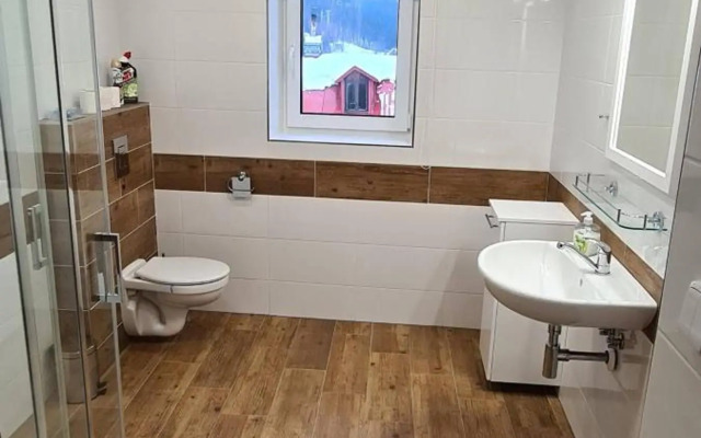 Chalupa Rochlitz s horkým koupacím sudem