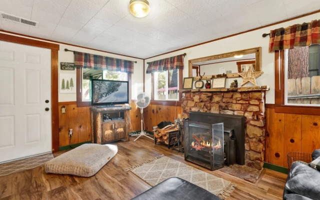 Green Squirrel Chateau #2484