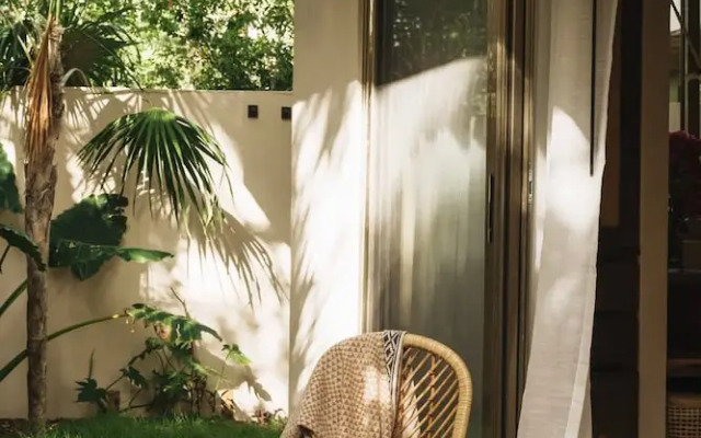 Luxury Jungle Retreat Sleeps 10 Rooftop Pool