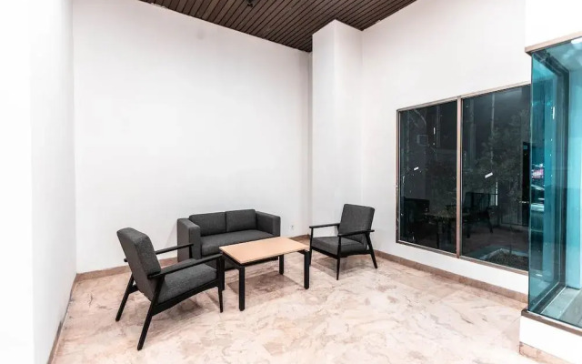 Super OYO Townhouse 1 Hotel Salemba