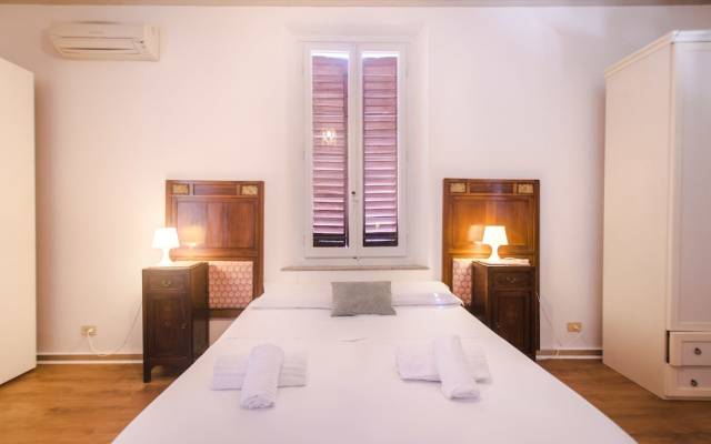 Lovely 4BD Apt 3min Walk to Ponte Vecchio