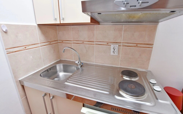 Apartments and Rooms Iva