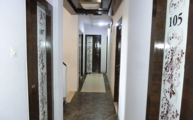 Hotel Satellite