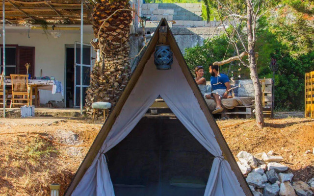 Cast Away - Eco Village