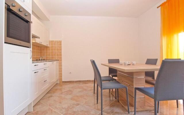 Apartments Antun 1237