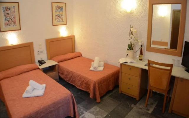 Karteros Hotel