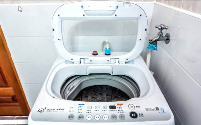 San Juk Guest House - Hostel