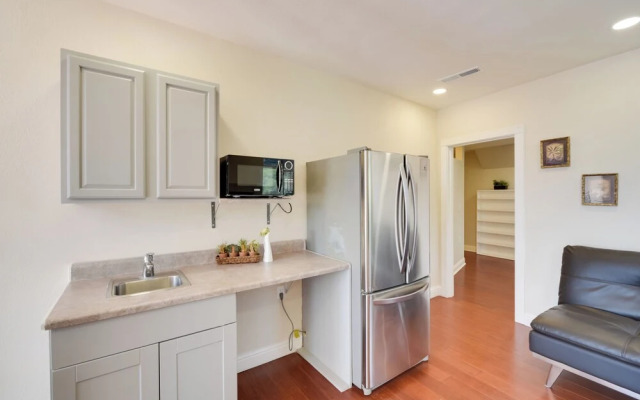 Comfy Aptos Apartment Near Beaches & Santa Cruz!