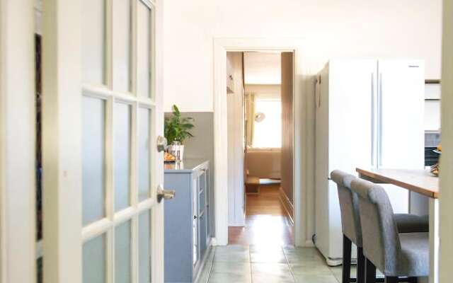 QuickStay - Stunning City Retreat (5-Bedroom House)