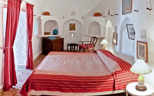 Neemrana's - Hill Fort - Kesroli