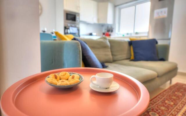 Charming 2 bedroom apartment close to Junior College ETUS1-1